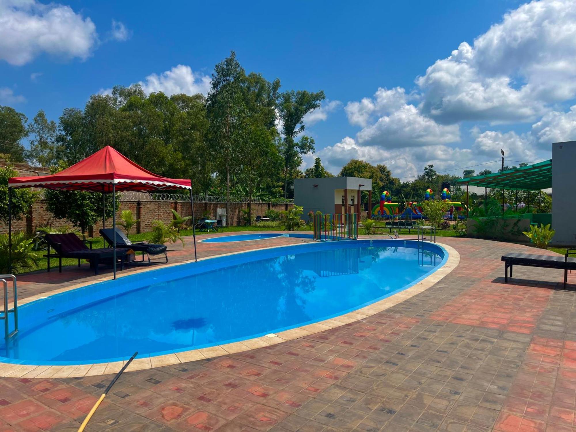 Lavic Country Resort Adjumani 外观 照片