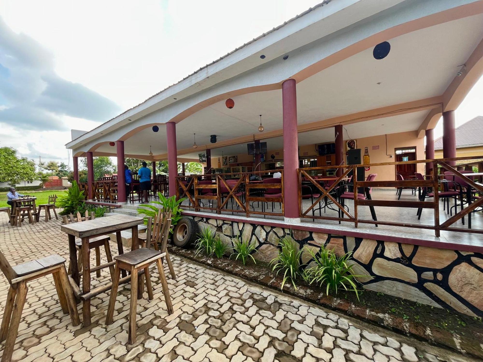 Lavic Country Resort Adjumani 外观 照片