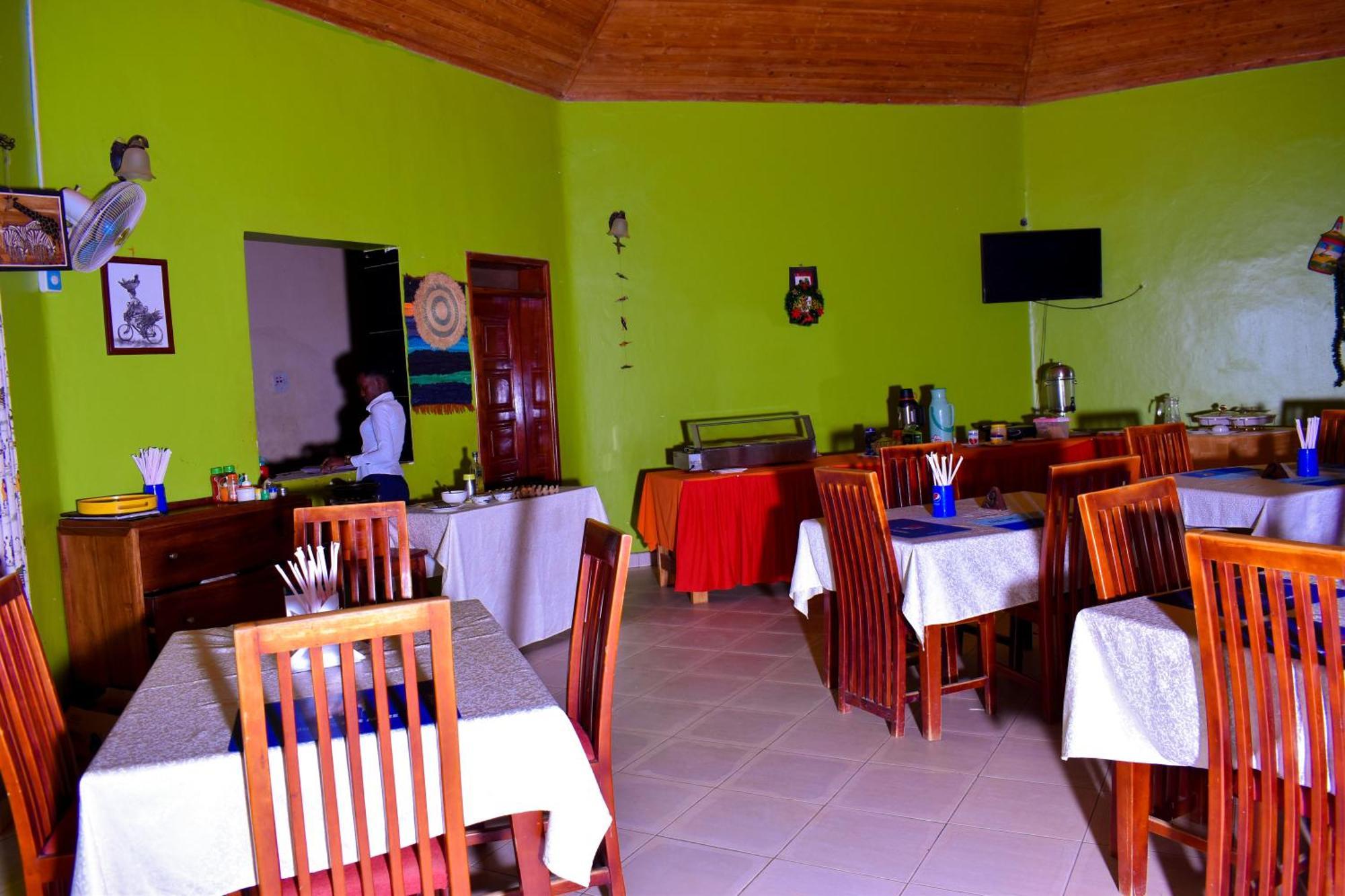 Lavic Country Resort Adjumani 外观 照片