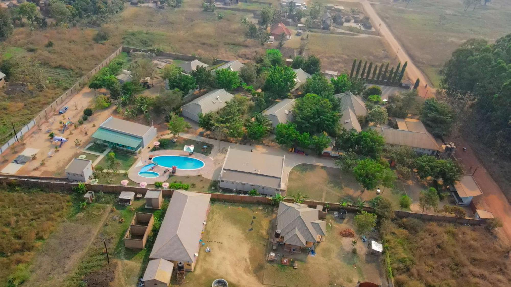 Lavic Country Resort Adjumani 外观 照片