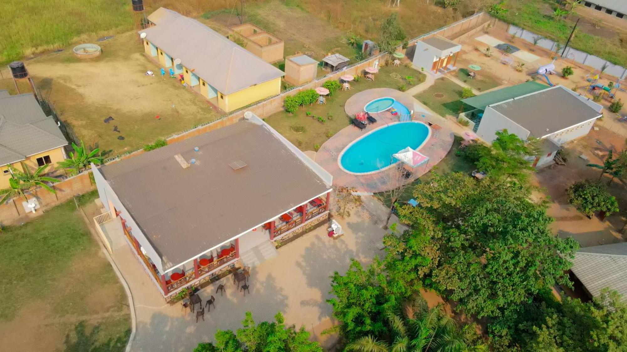 Lavic Country Resort Adjumani 外观 照片